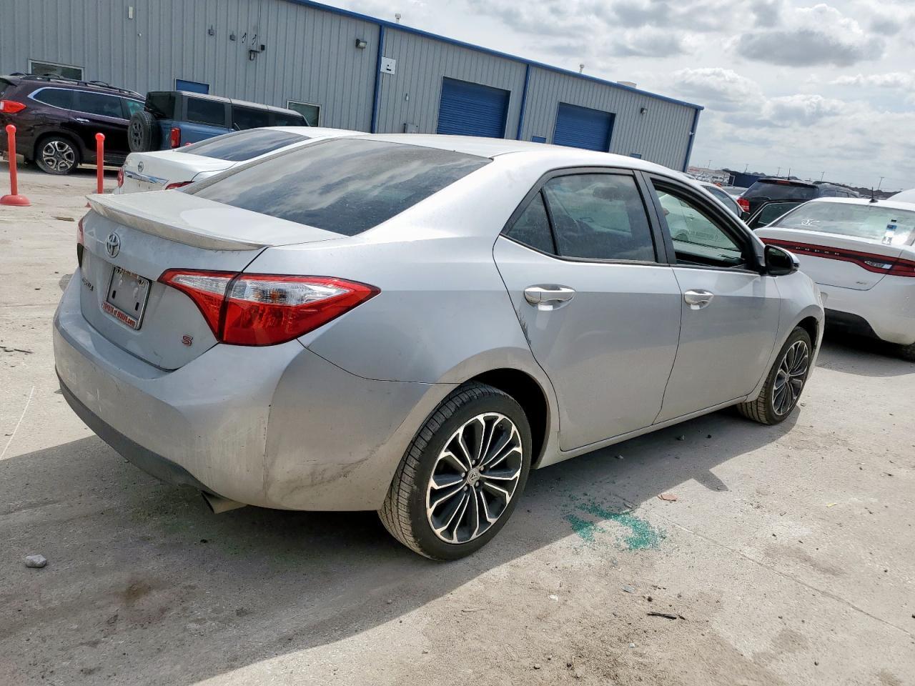 2015 TOYOTA COROLLA L - Фото 3