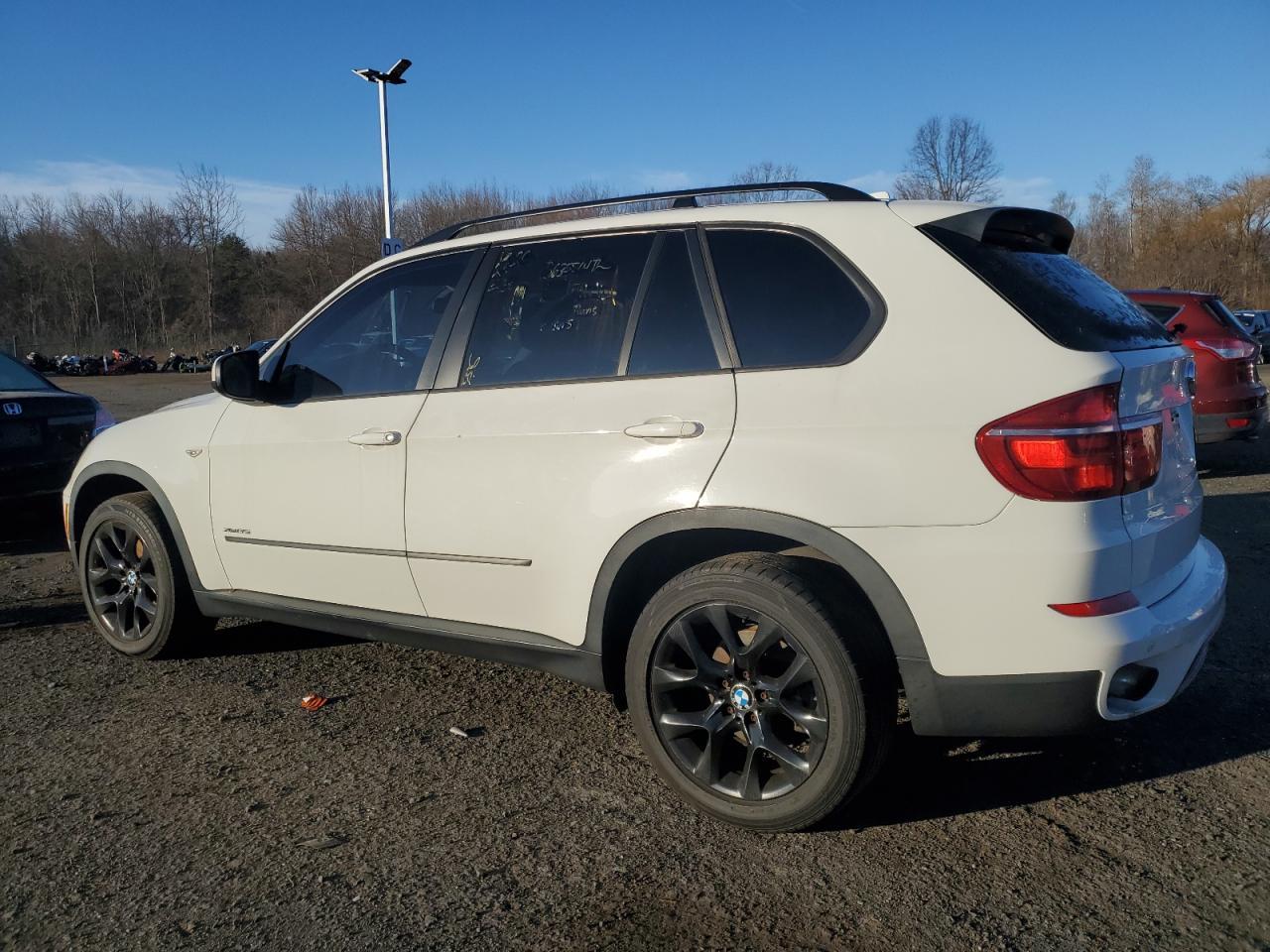 2013 BMW X5 XDRIVE3 - Image 2