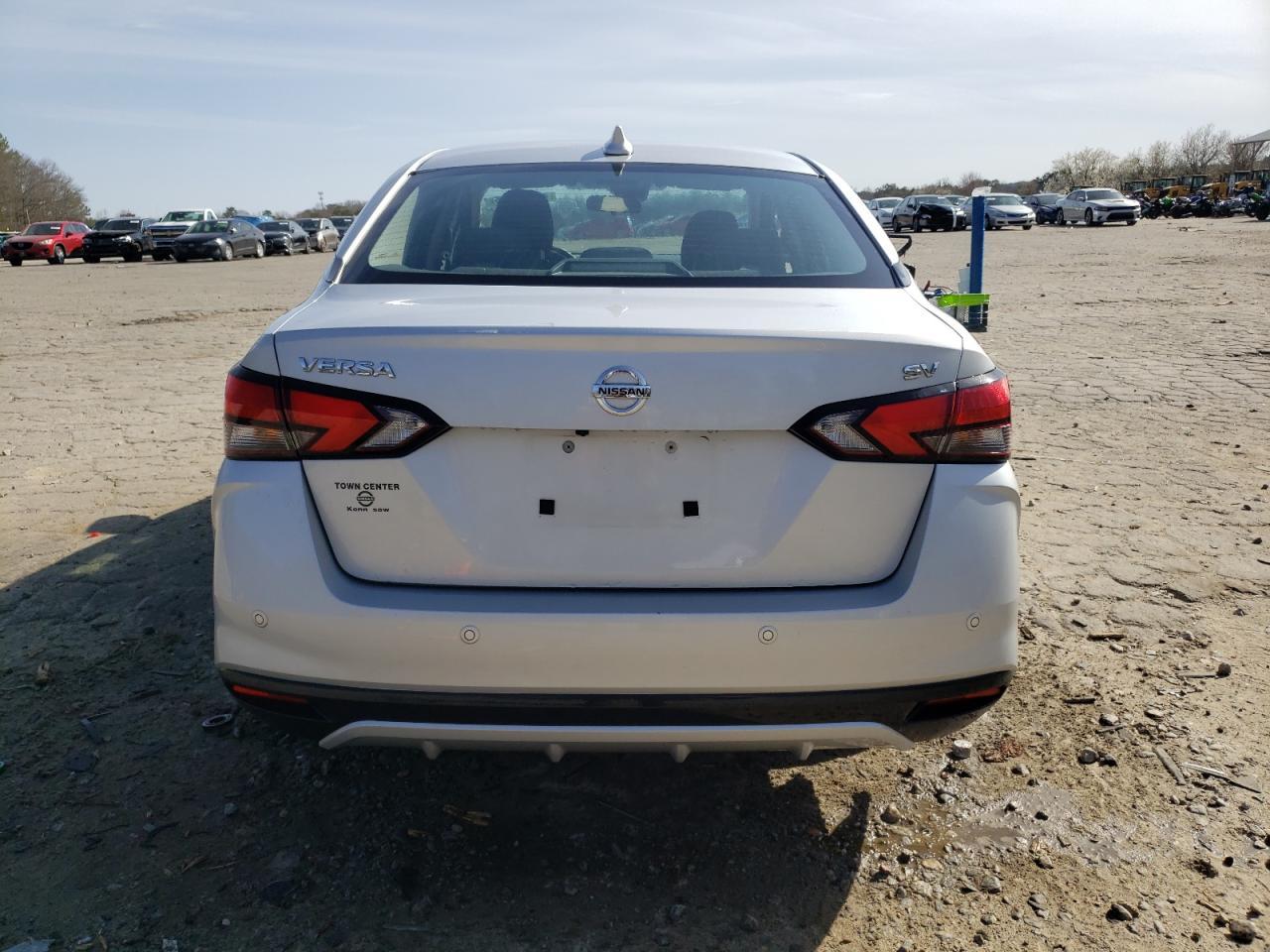 2021 NISSAN VERSA SV - Фото 6