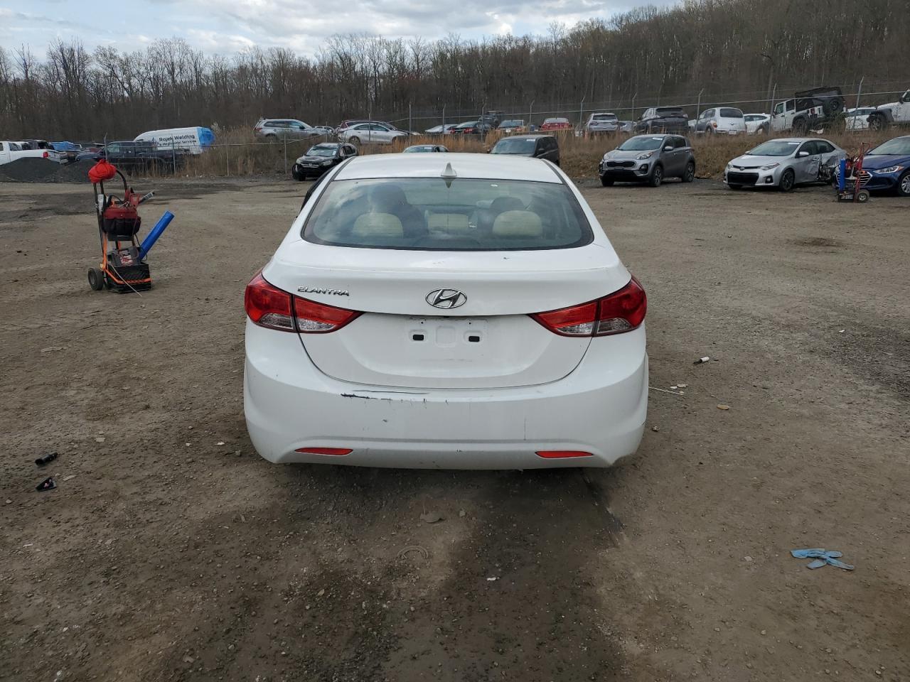 2011 HYUNDAI ELANTRA GL - Image 6