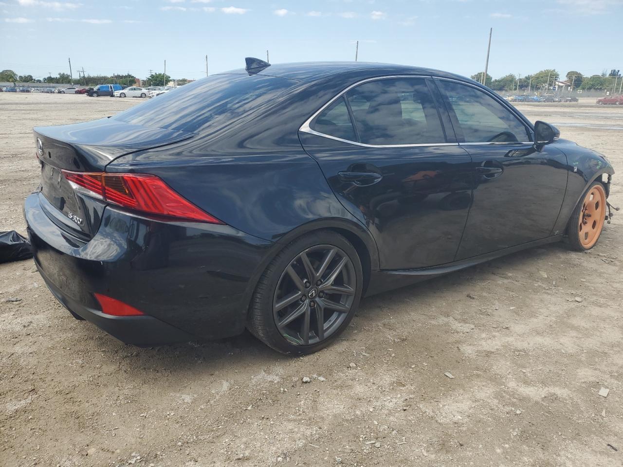 2019 LEXUS IS 300 - Фото 3