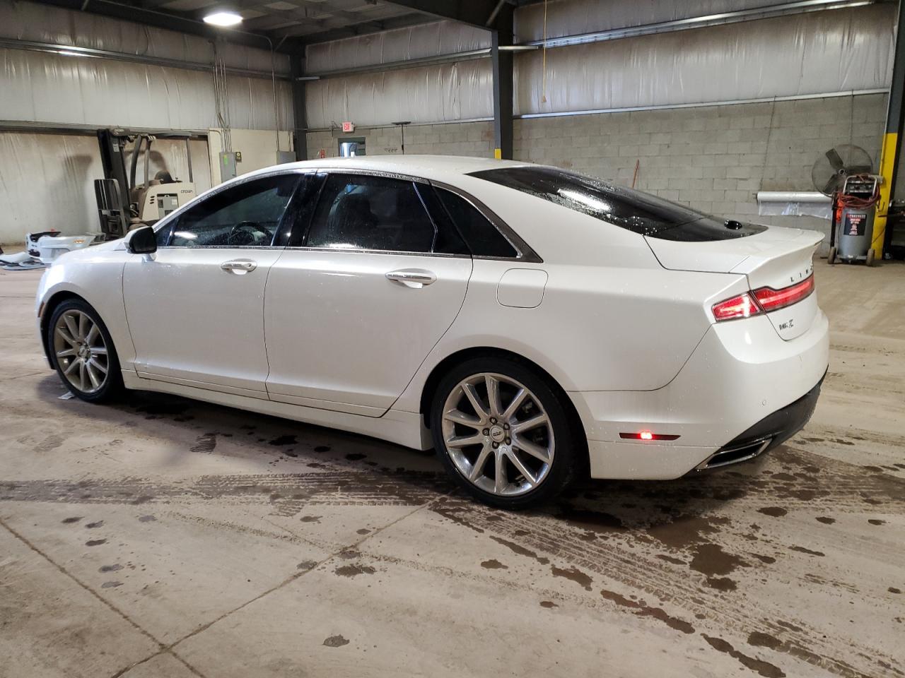 2014 LINCOLN MKZ - Image 2