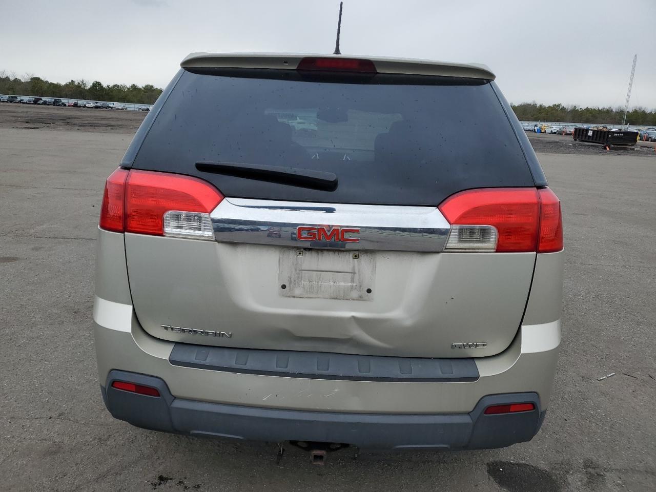 2013 GMC TERRAIN SL - Image 6