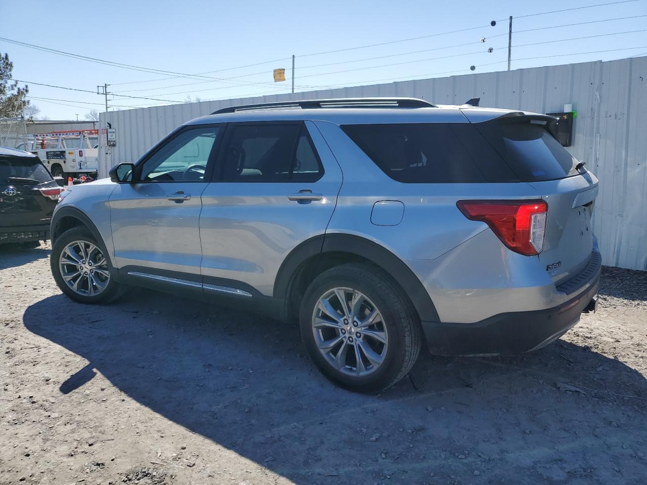 2023 FORD EXPLORER X - Image 2