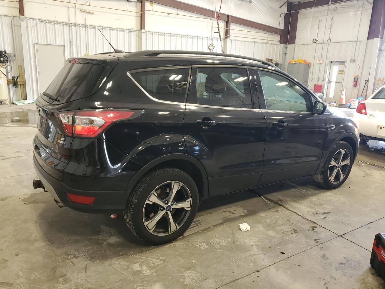2017 FORD ESCAPE SE - Фото 3