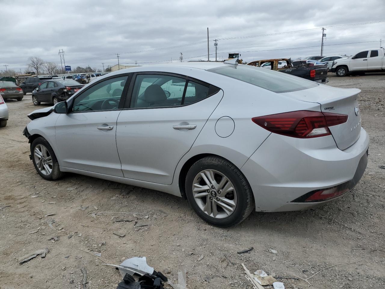 2019 HYUNDAI ELANTRA SE - Фото 2