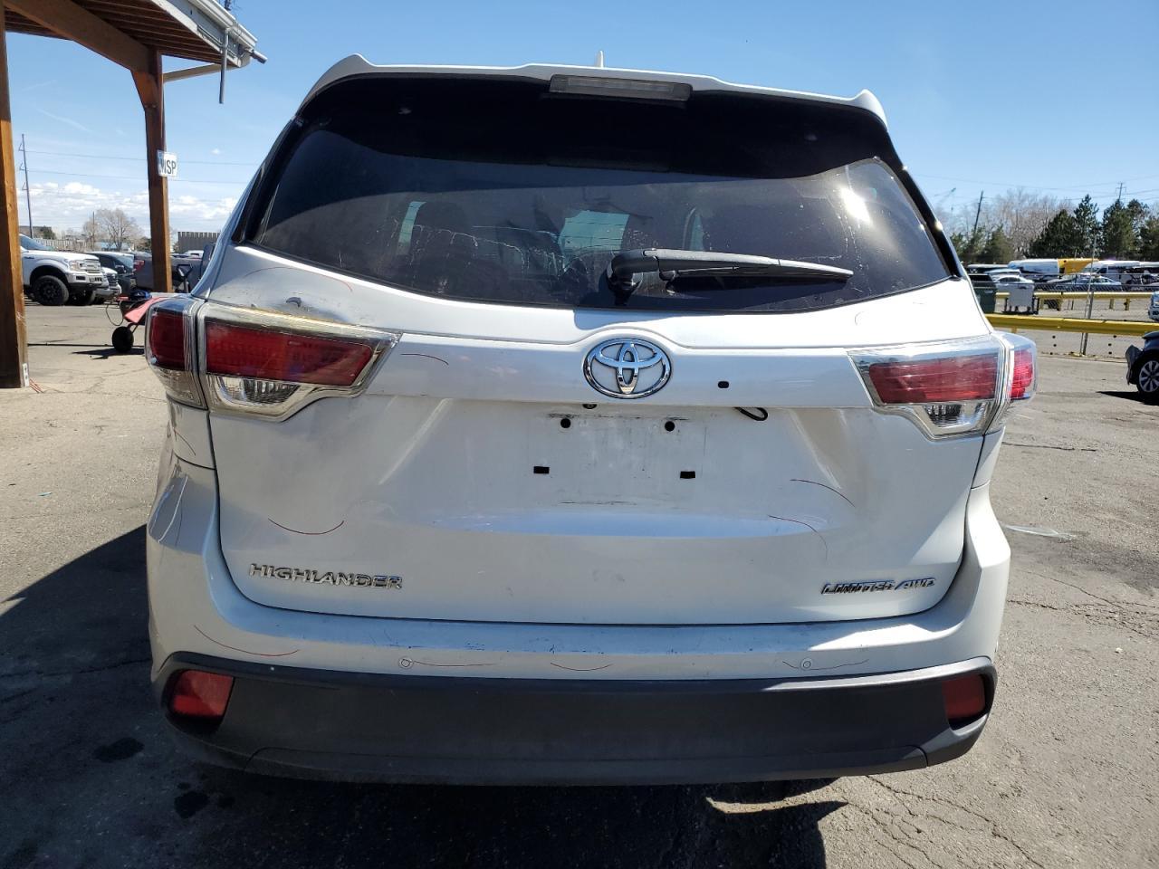 2015 TOYOTA HIGHLANDER - Image 6