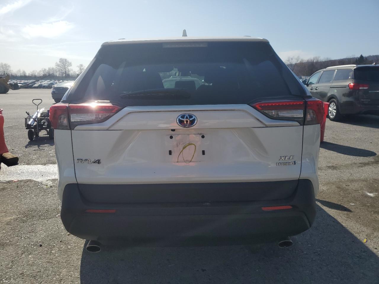 2022 TOYOTA RAV4 XLE P - Image 6