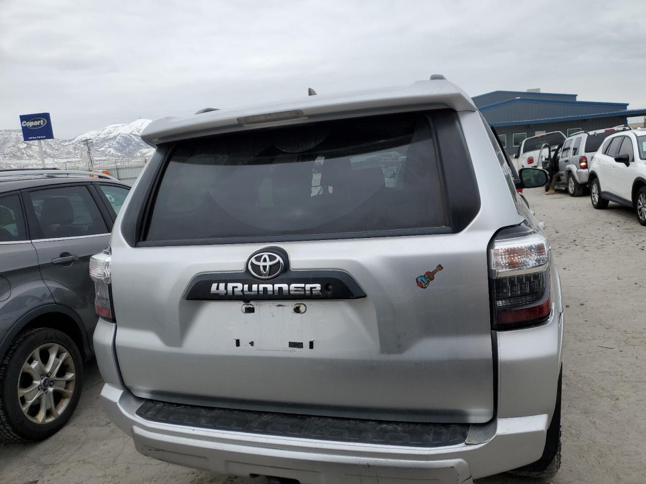 2017 TOYOTA 4RUNNER SR - Image 6