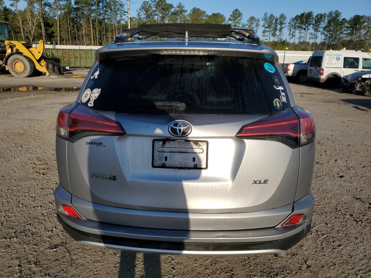 2016 TOYOTA RAV4 XLE - Image 6