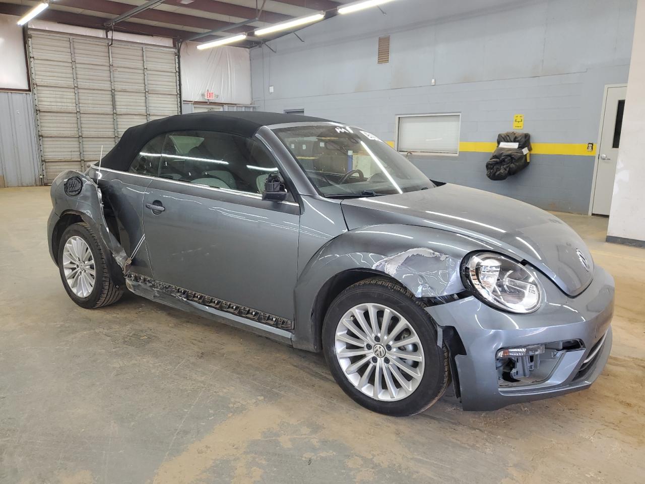 2019 VOLKSWAGEN BEETLE S - Фото 4