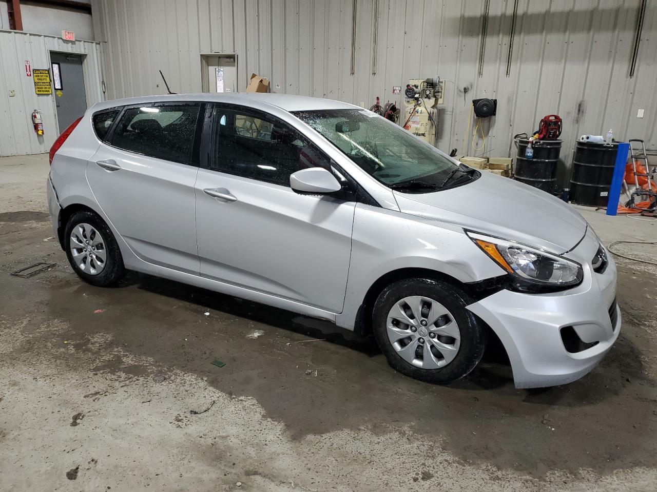 2017 HYUNDAI ACCENT SE - Image 4