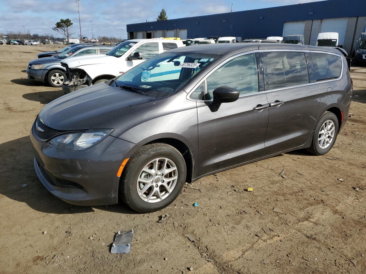 2022 CHRYSLER VOYAGER LX