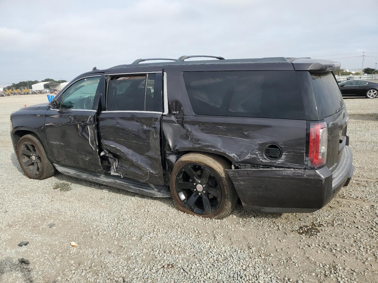 2016 GMC YUKON XL K - Фото 2