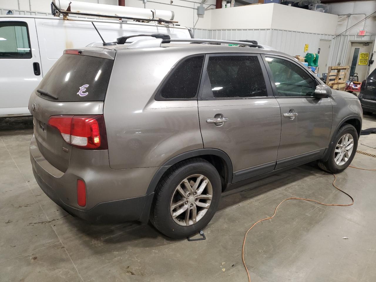 2014 KIA SORENTO LX - Фото 3
