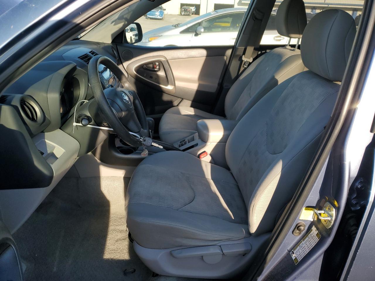 2011 TOYOTA RAV4 - Фото 7