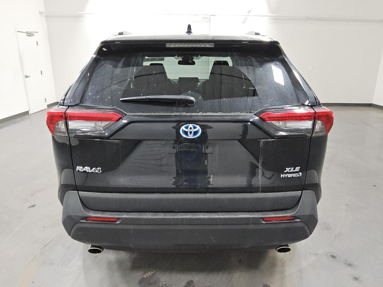 2022 TOYOTA RAV4 XLE - Image 6