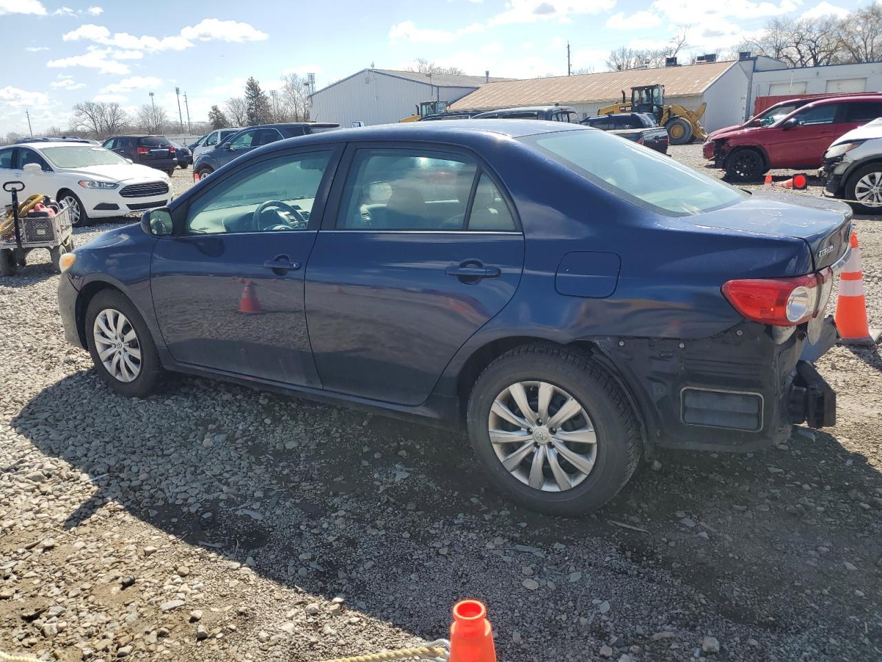 2013 TOYOTA COROLLA BA - Фото 2