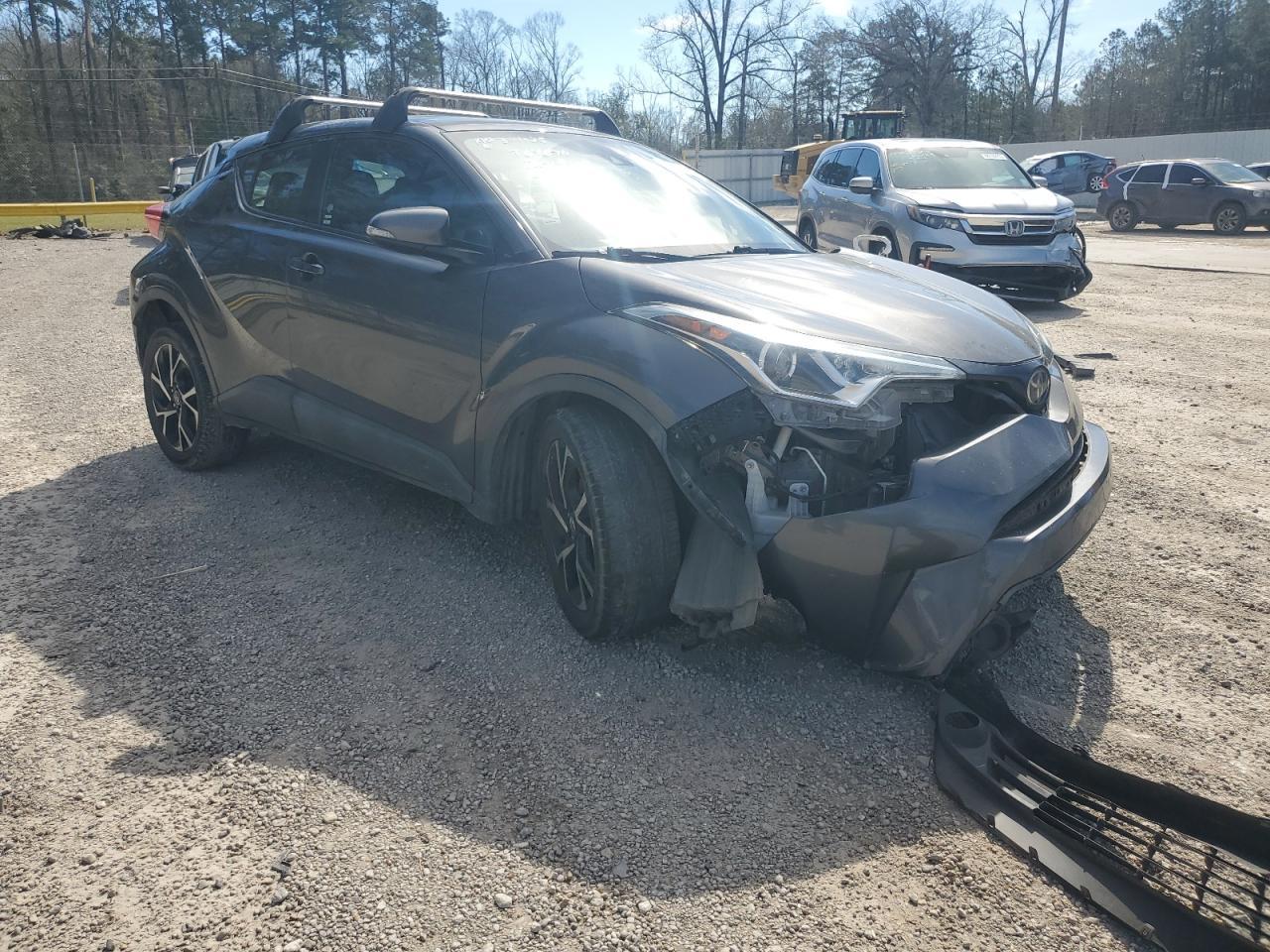 2019 TOYOTA C-HR XLE - Image 4