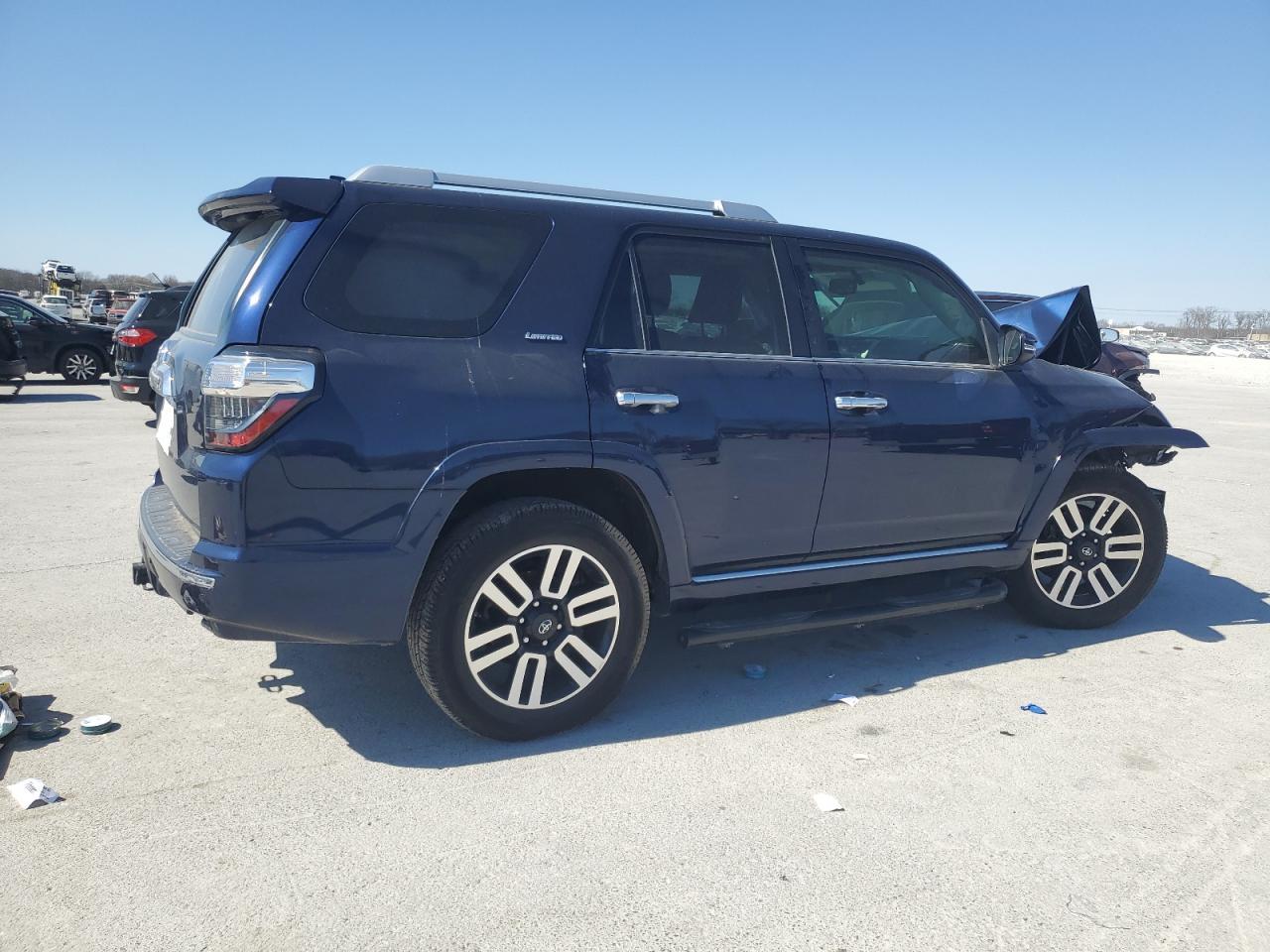 2017 TOYOTA 4RUNNER SR - Фото 3