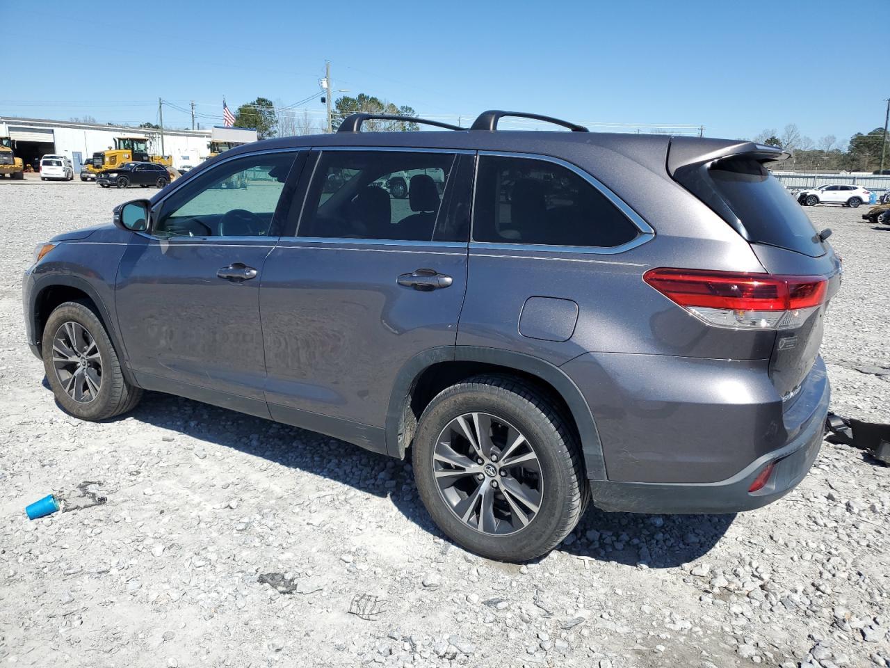 2019 TOYOTA HIGHLANDER - Image 2