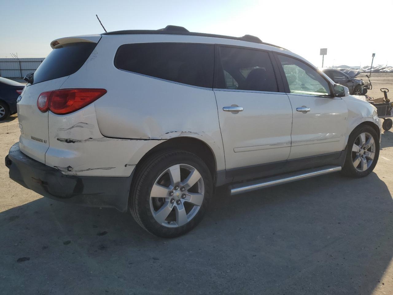 2012 CHEVROLET TRAVERSE L - Image 3