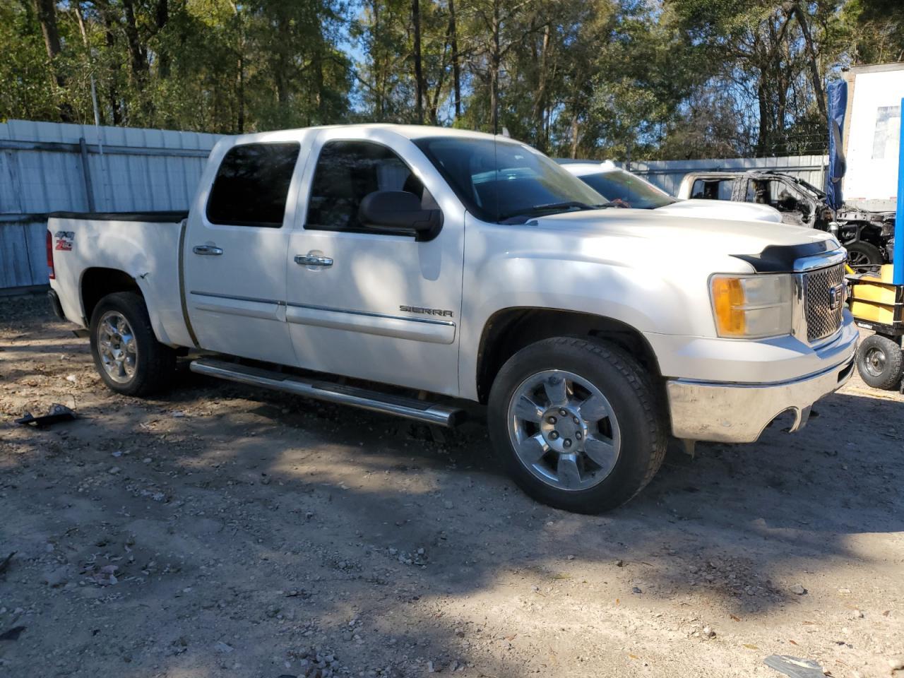 2011 GMC SIERRA K15 - Image 4