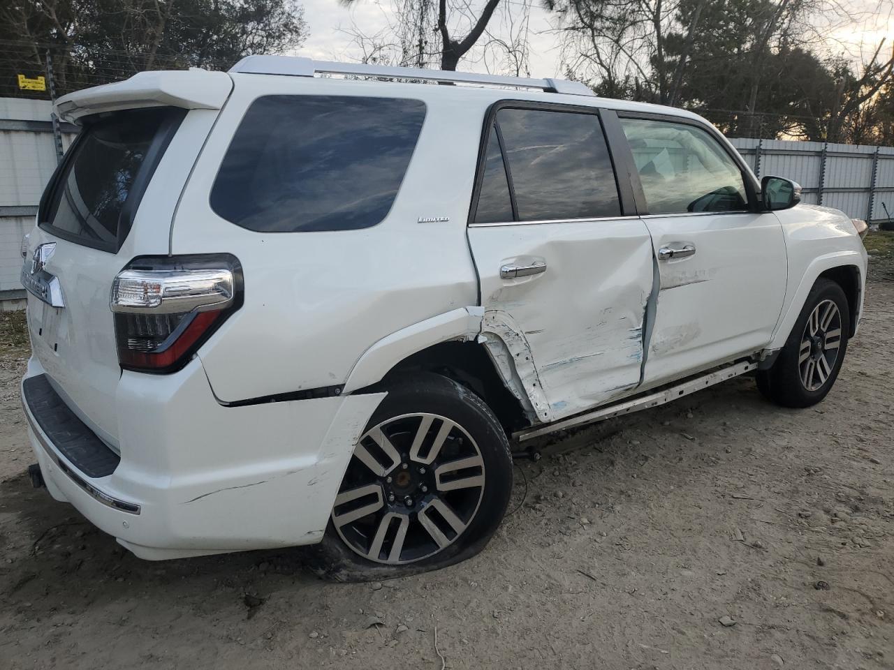 2020 TOYOTA 4RUNNER SR - Фото 3
