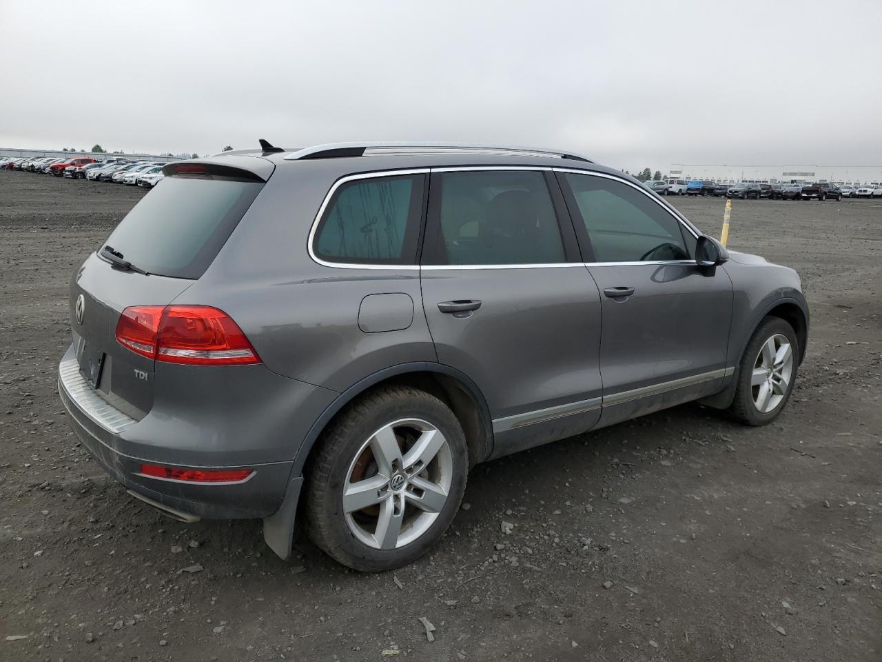 2012 VOLKSWAGEN TOUAREG V6 - Image 3