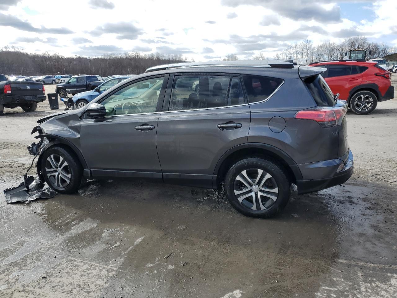 2016 TOYOTA RAV4 LE - Фото 2