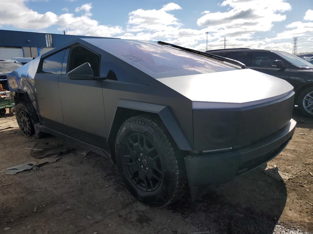 2024 TESLA CYBERTRUCK - Image 4