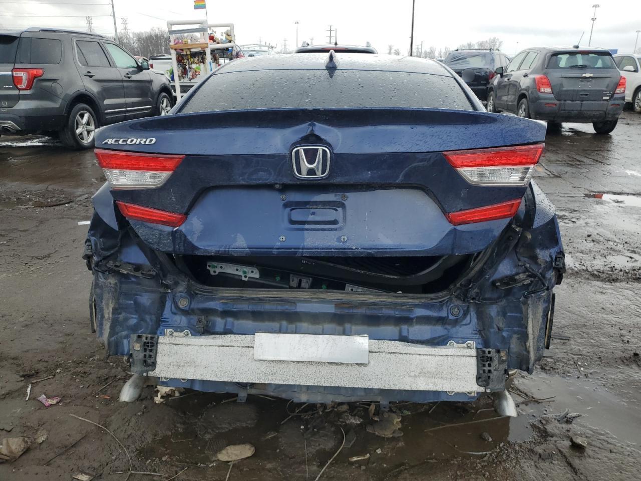 2018 HONDA ACCORD LX - Фото 6