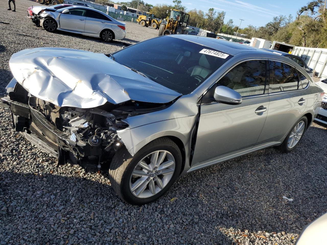 2015 TOYOTA AVALON XLE