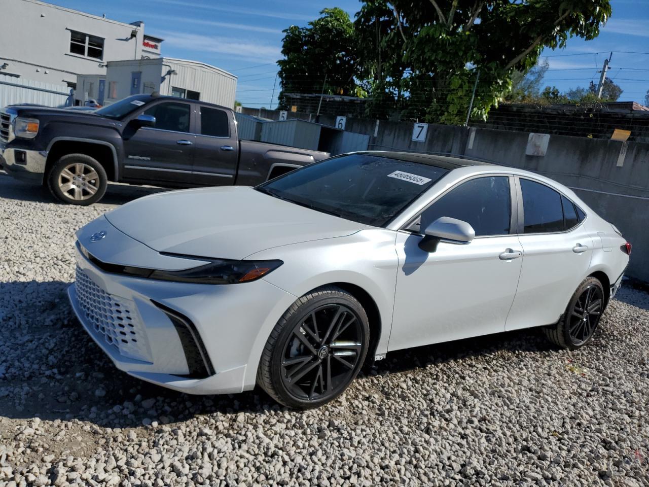 2025 TOYOTA CAMRY XSE