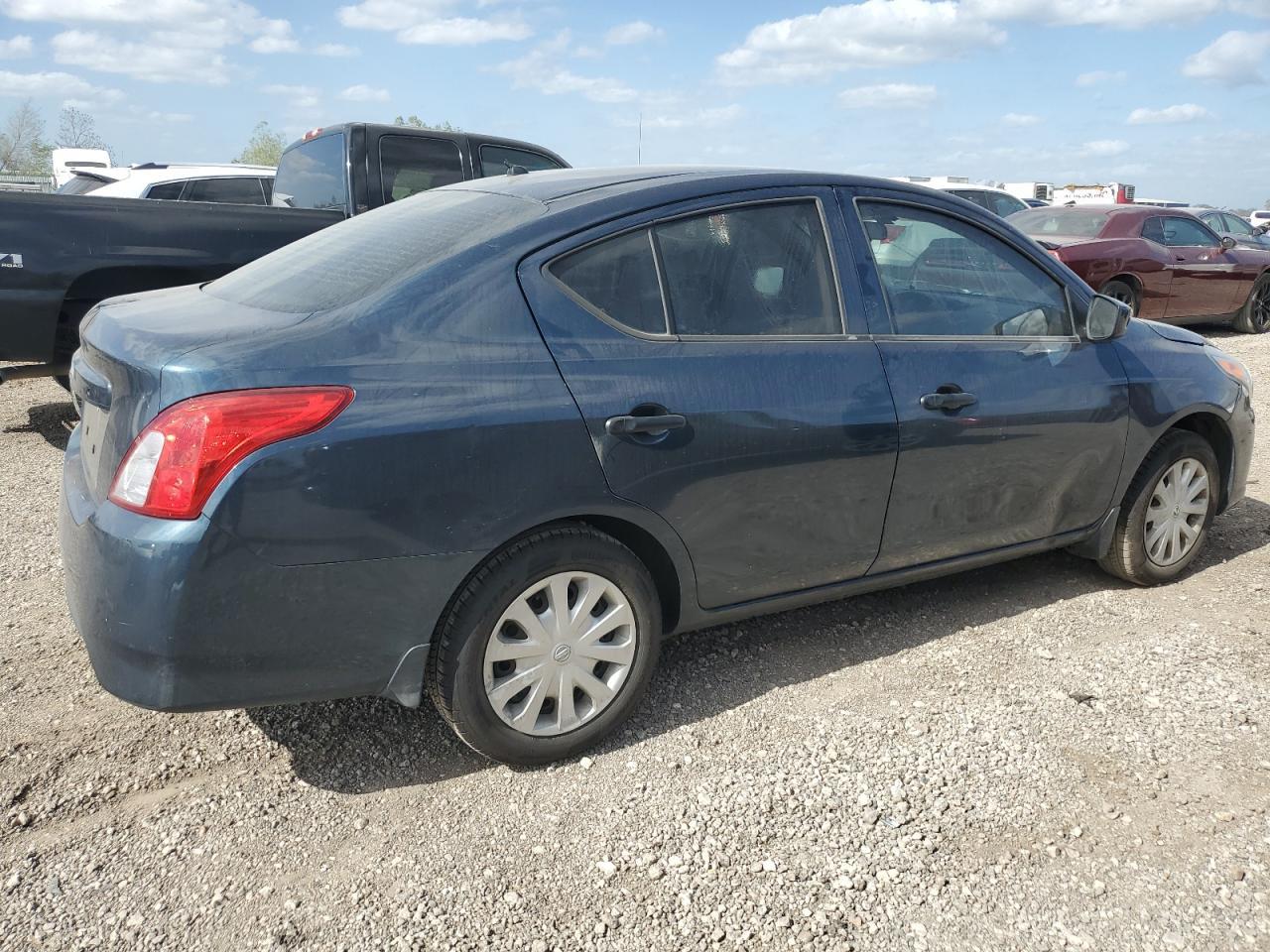2016 NISSAN VERSA S - Фото 3