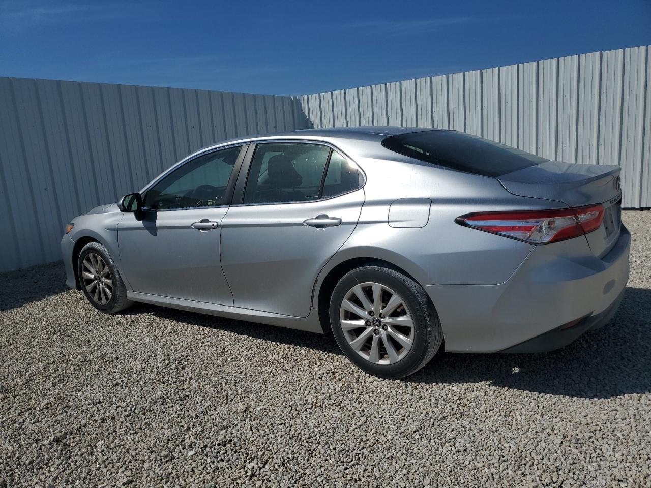 2018 TOYOTA CAMRY L - Фото 2
