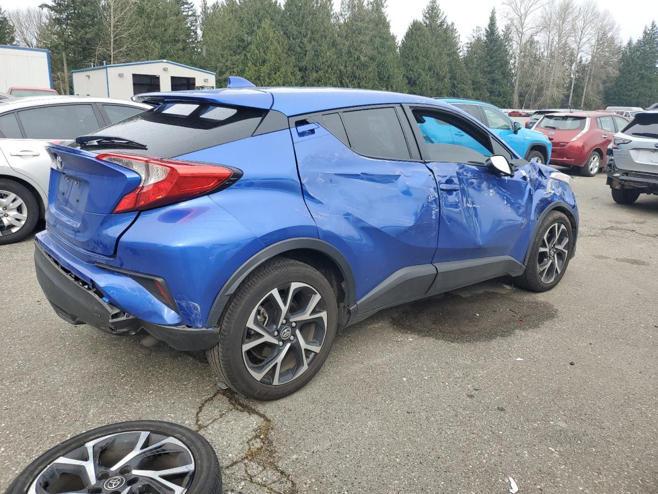 2019 TOYOTA C-HR XLE - Фото 3