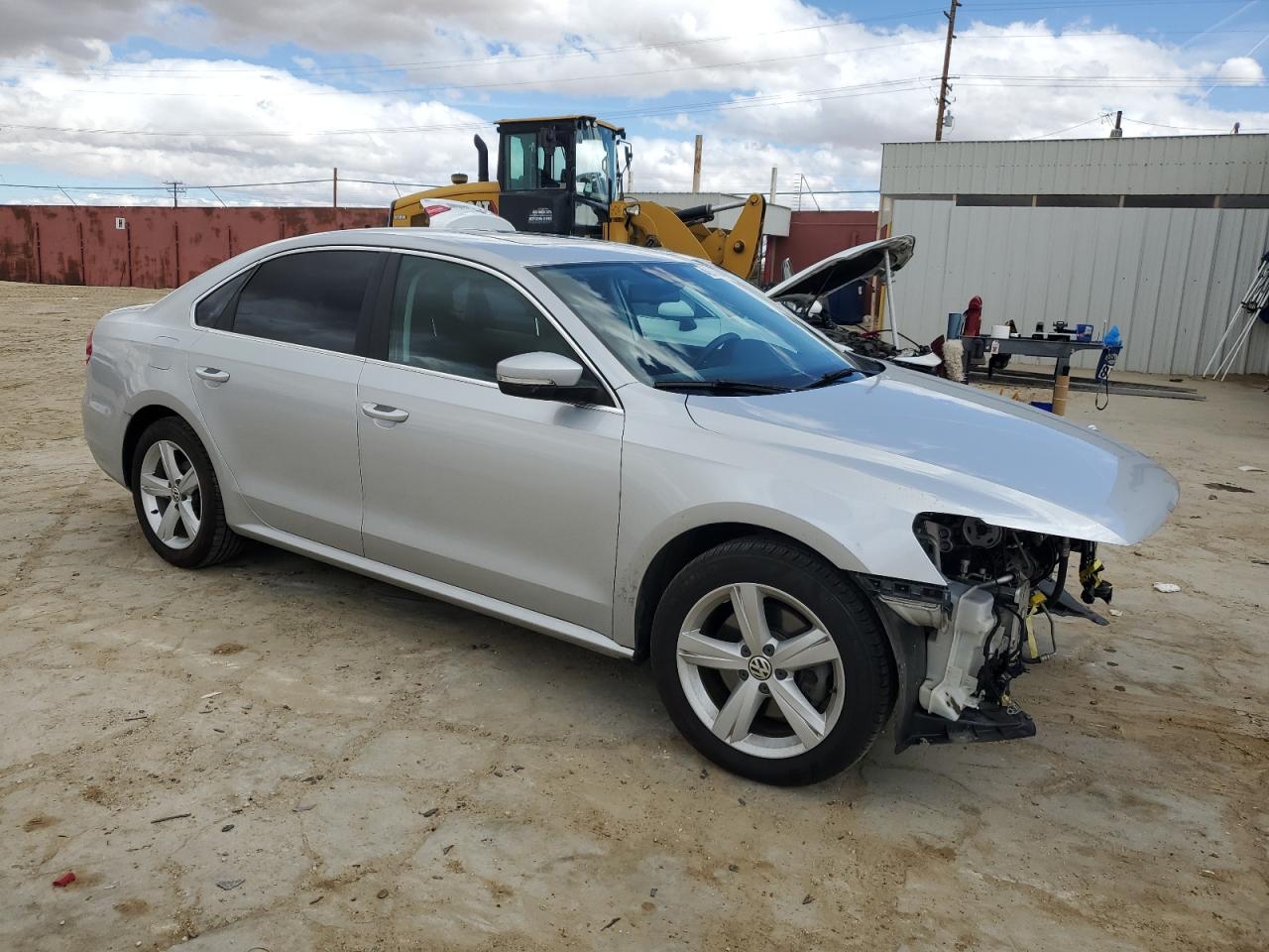 2013 VOLKSWAGEN PASSAT SE - Image 4