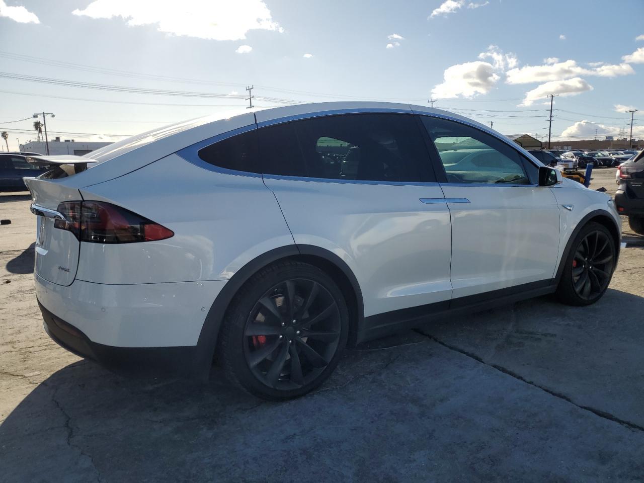 2016 TESLA MODEL X - Фото 3