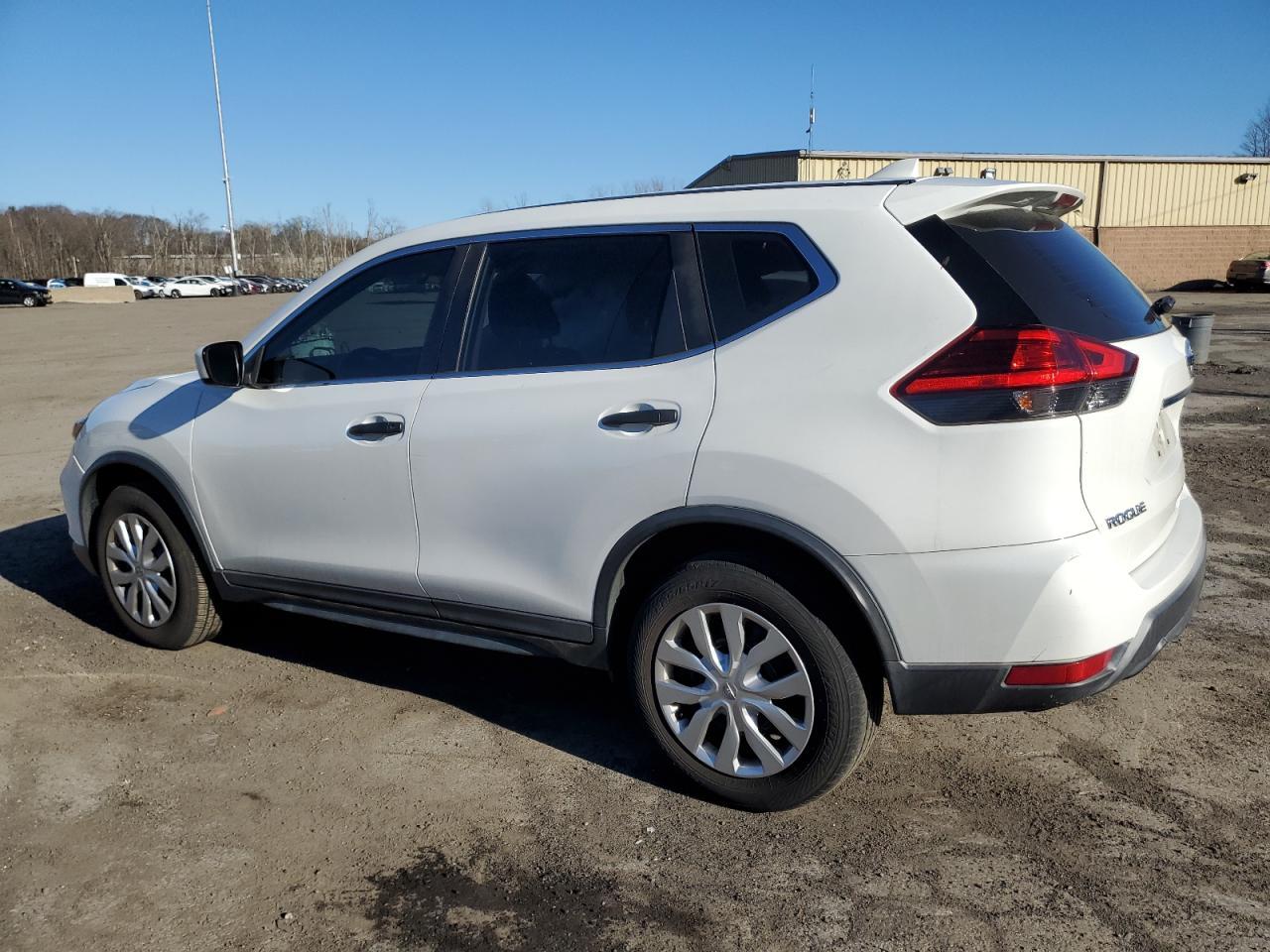 2017 NISSAN ROGUE S - Фото 2