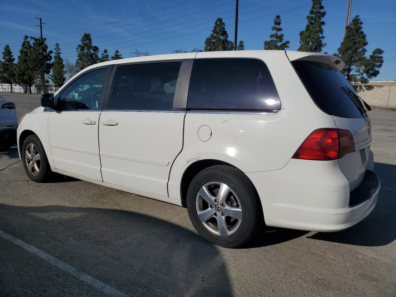 2010 VOLKSWAGEN ROUTAN SEL - Фото 2
