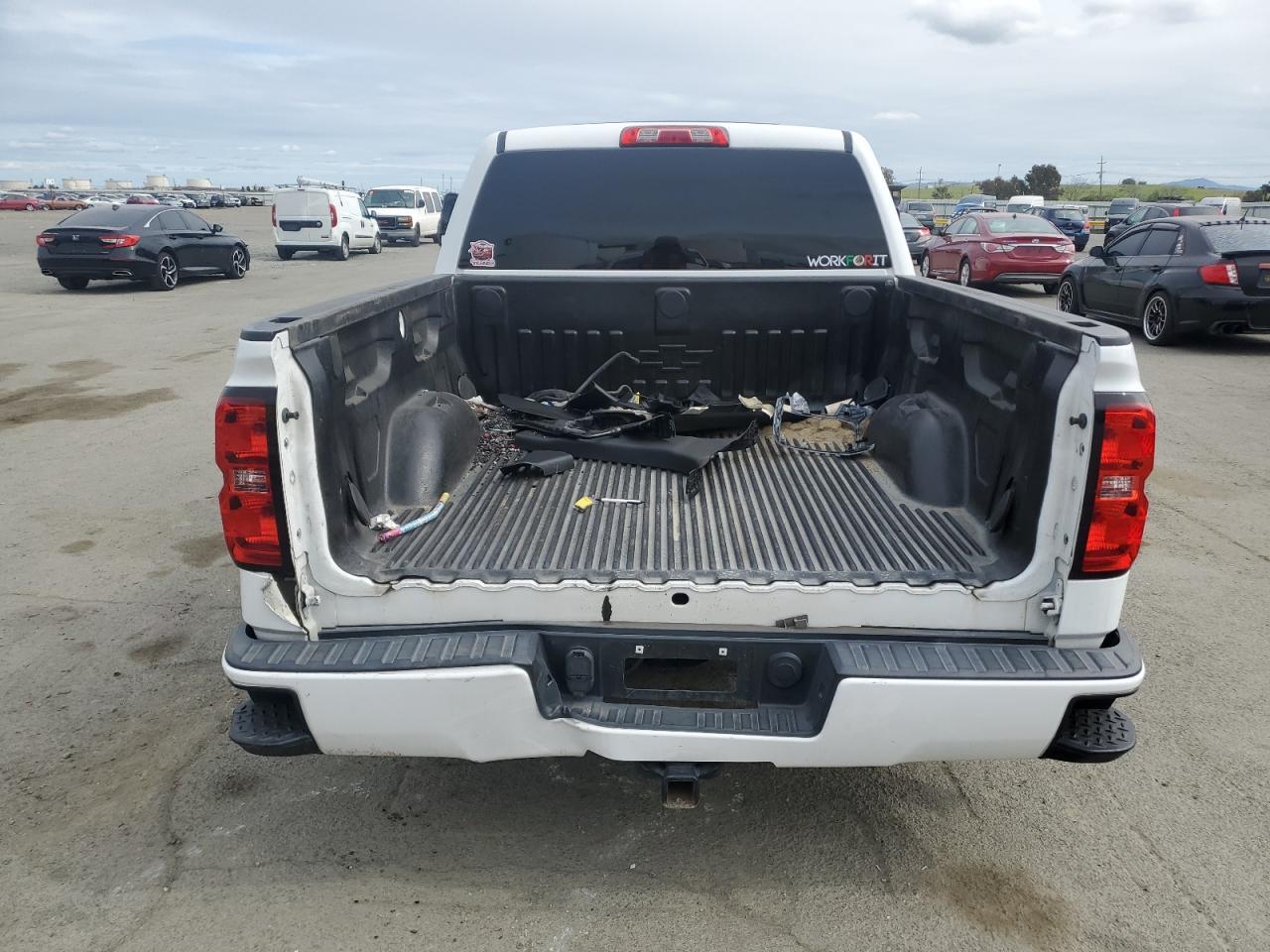 2017 CHEVROLET SILVERADO - Image 6