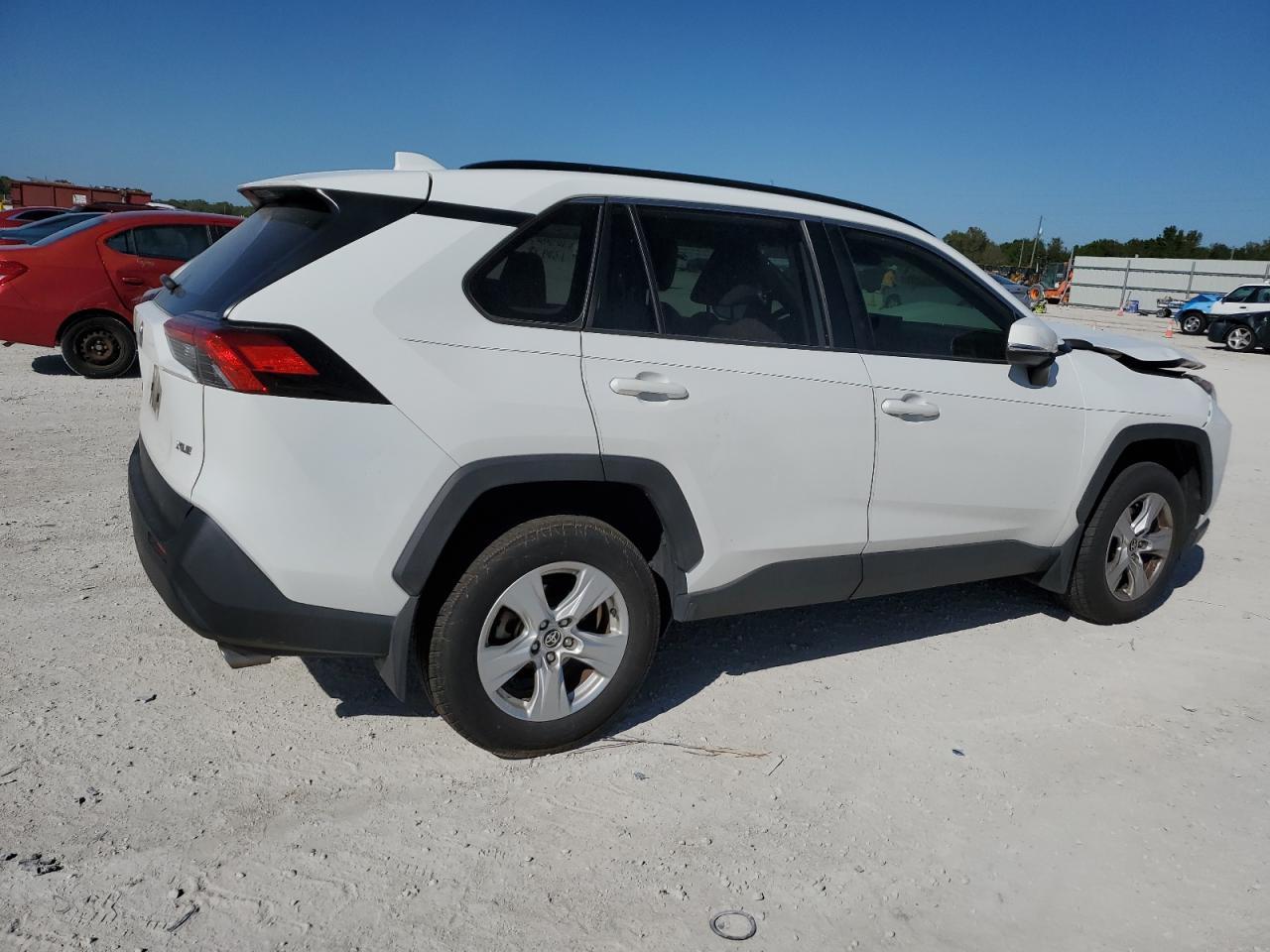2020 TOYOTA RAV4 XLE - Image 3