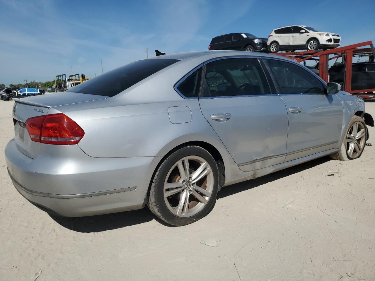 2014 VOLKSWAGEN PASSAT SEL - Фото 3