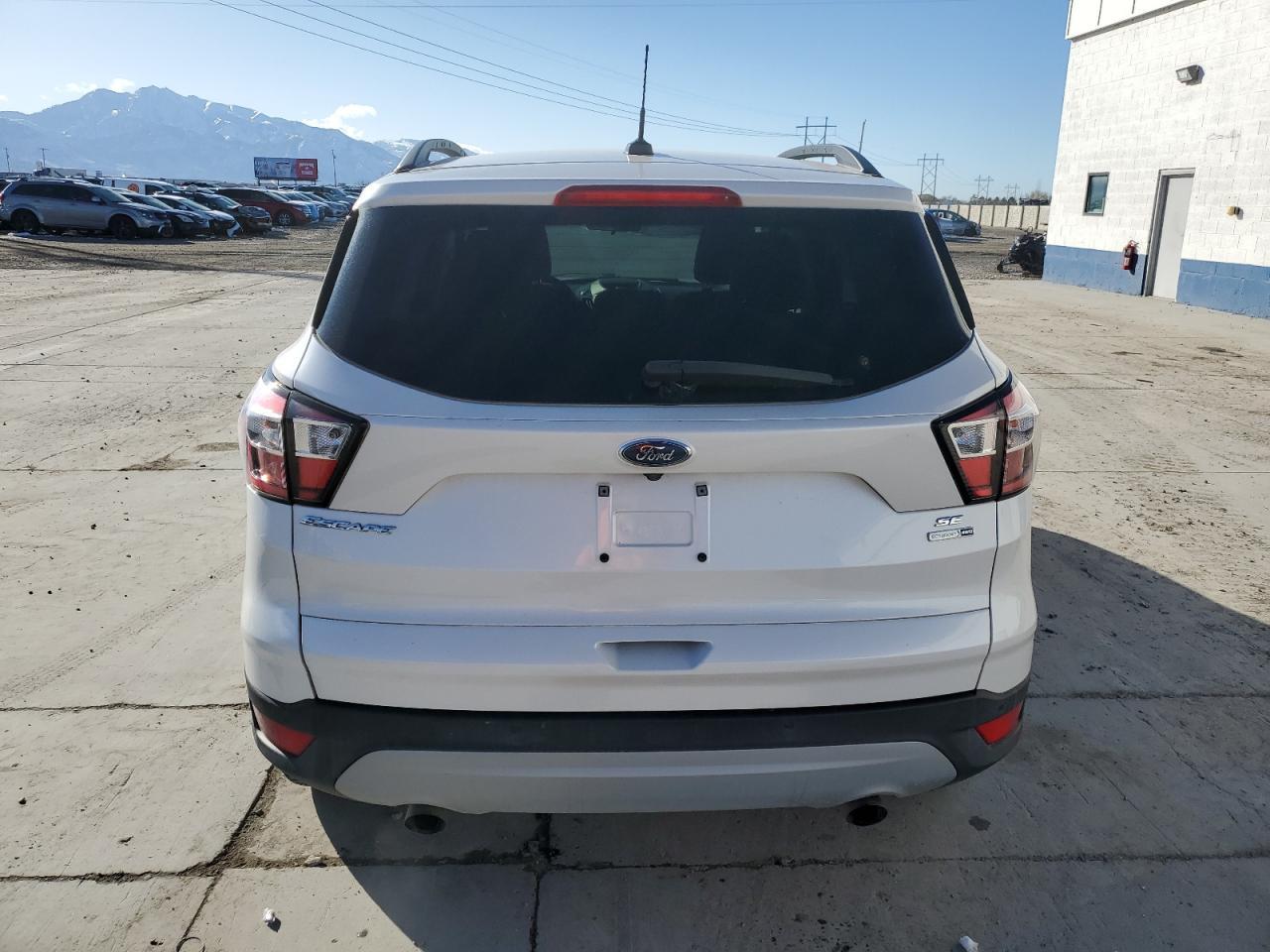 2017 FORD ESCAPE SE - Фото 6