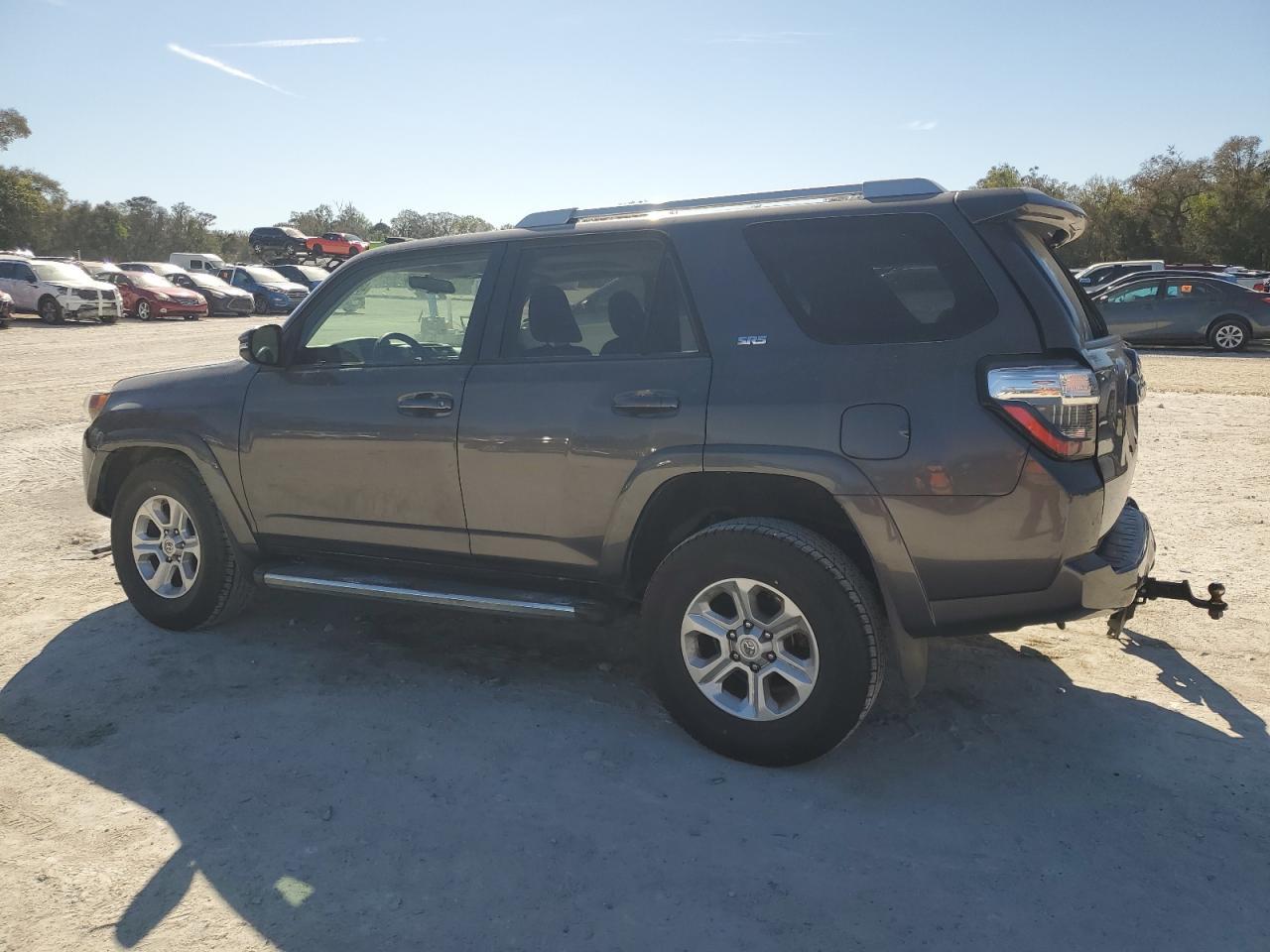2018 TOYOTA 4RUNNER SR - Image 2