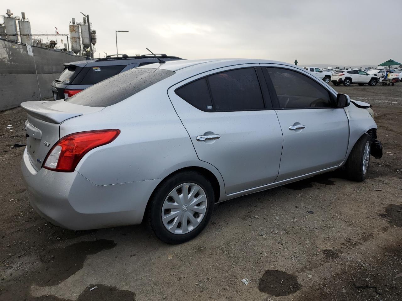 2014 NISSAN VERSA S - Фото 3