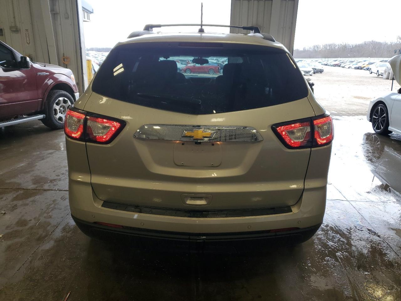 2014 CHEVROLET TRAVERSE L - Фото 6