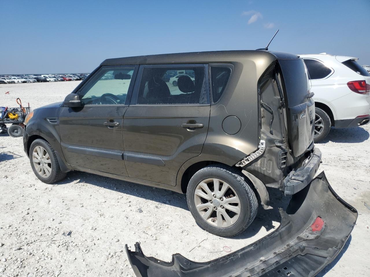 2013 KIA SOUL + - Image 2