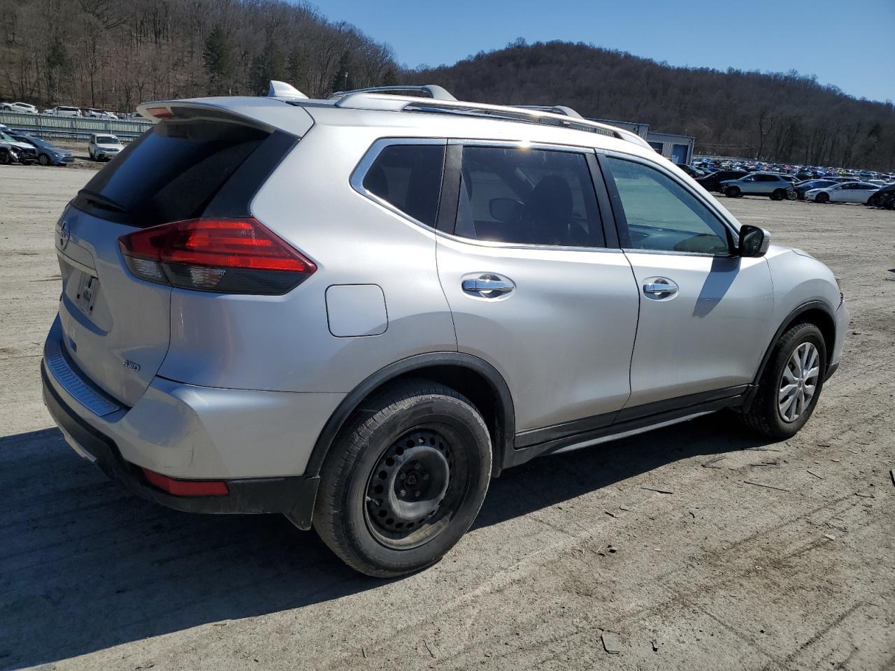 2017 NISSAN ROGUE S - Фото 3
